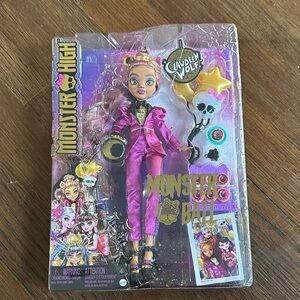 Monster High Clawdeen Wolf in Shiny Purple Suit NIB